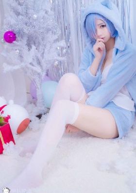 诱人的短裙女教师中文字幕主演_视频全集