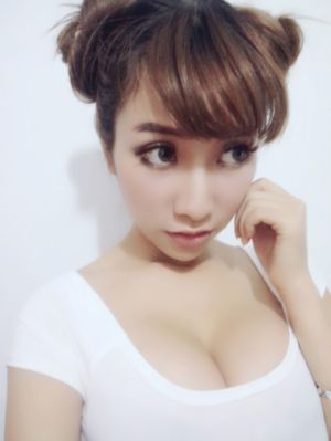 一炕四女被窝交换啪啪_迅雷极速版下载