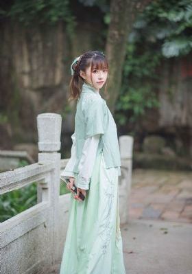 亚洲精品久荜中文字幕_BD韩语完整视频观看
