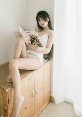 开会在桌子下反正他们看不见小说_BD英语在线视频播放