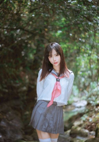 偷拍欧美性爱_字幕高清版在线观看